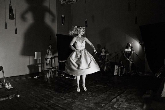 muzykalnaya-fals…-okazatsya-vozle